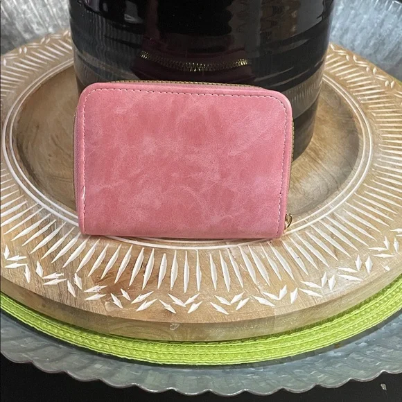 NWOT Pink 'MAMA' Women's Wallet - Picture 2 of 3